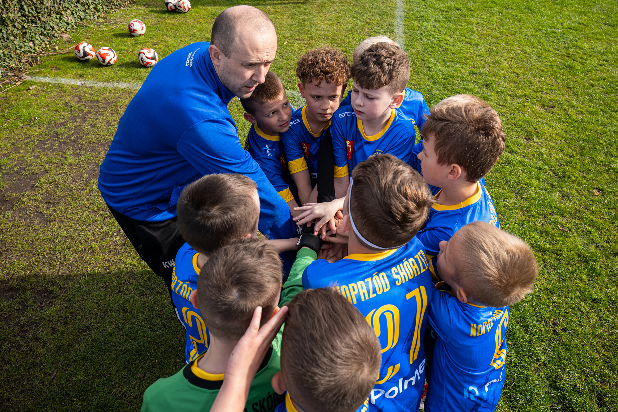 POL-MET wspiera młodych sportowców – nowe stroje dla Naprzód Skórzec