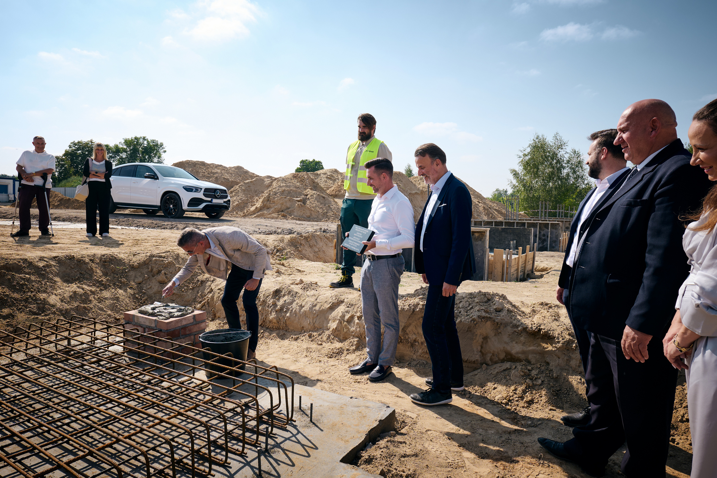 Budowa serwisu Mercedes-Benz Trucks w Ujrzanowie ruszyła pełną parą!