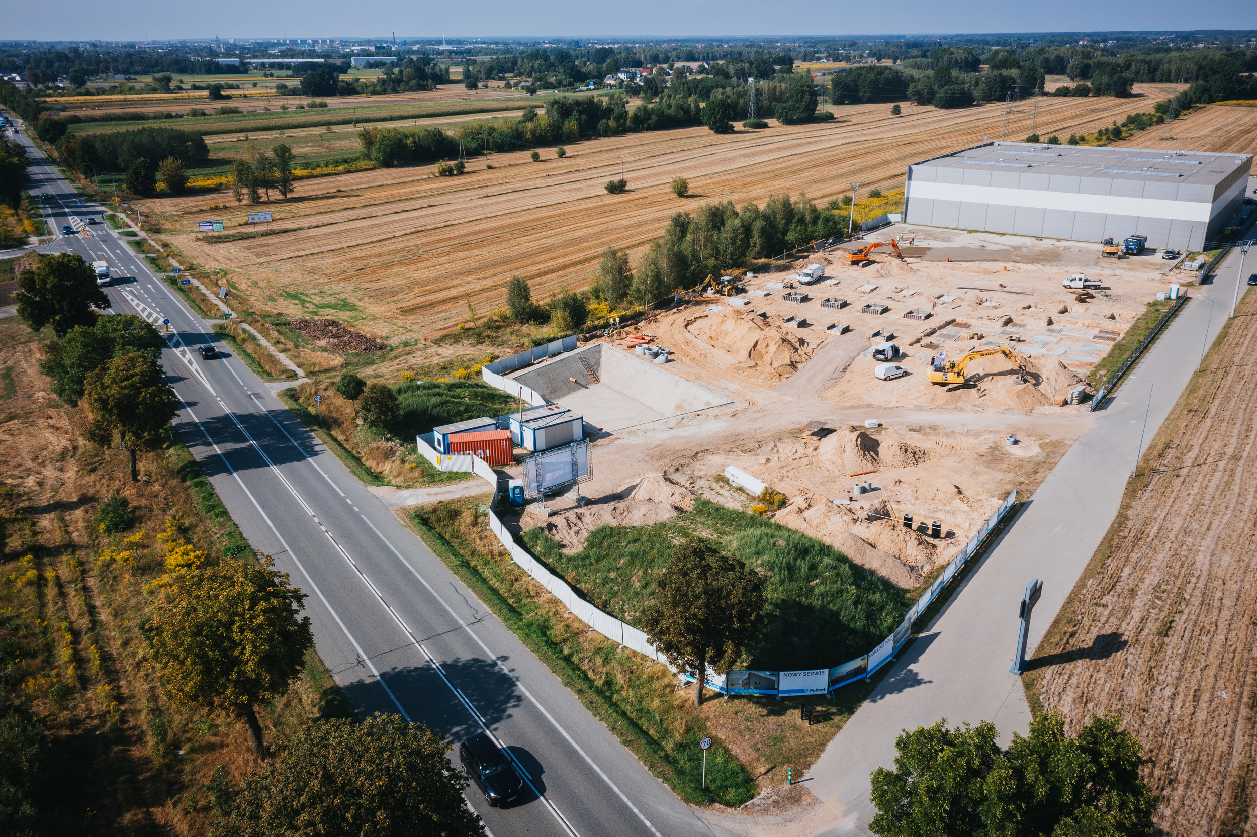 Budowa serwisu Mercedes-Benz Trucks w Ujrzanowie ruszyła pełną parą!