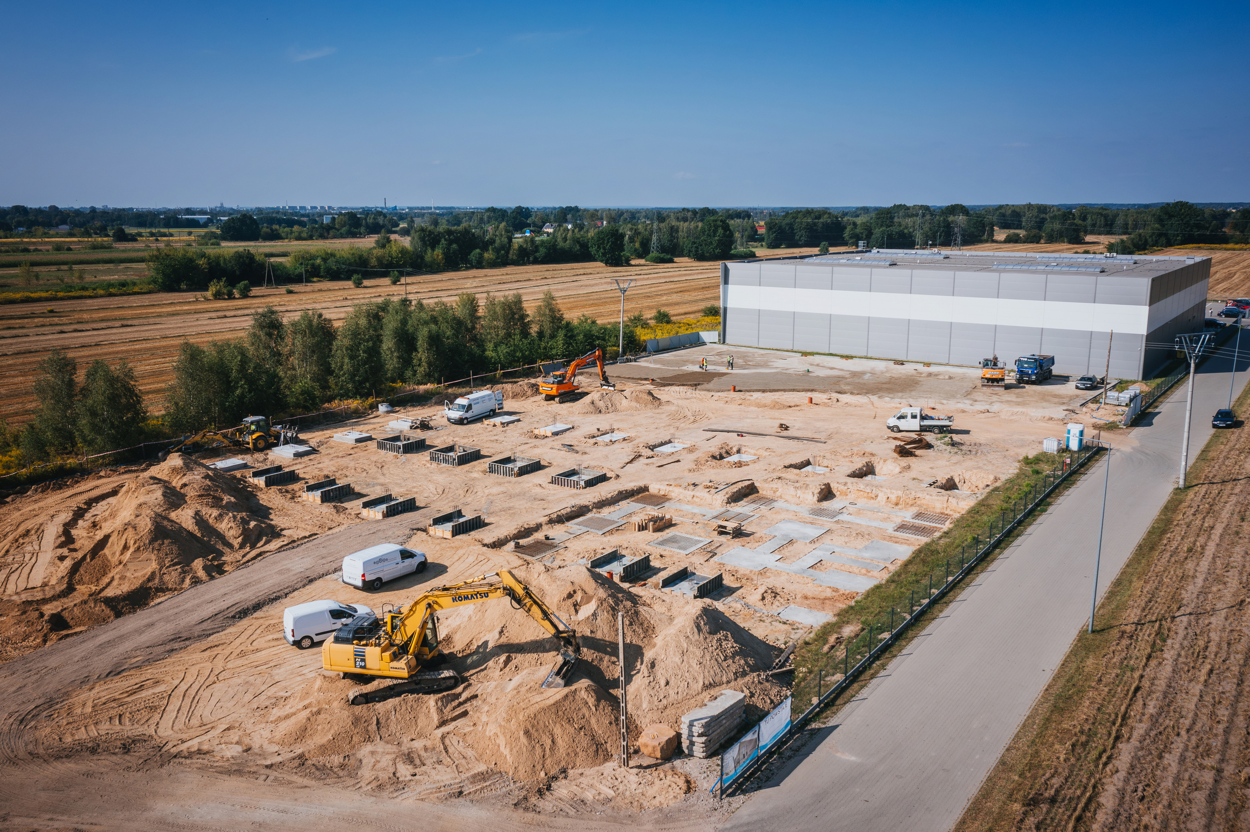 Budowa serwisu Mercedes-Benz Trucks w Ujrzanowie ruszyła pełną parą!