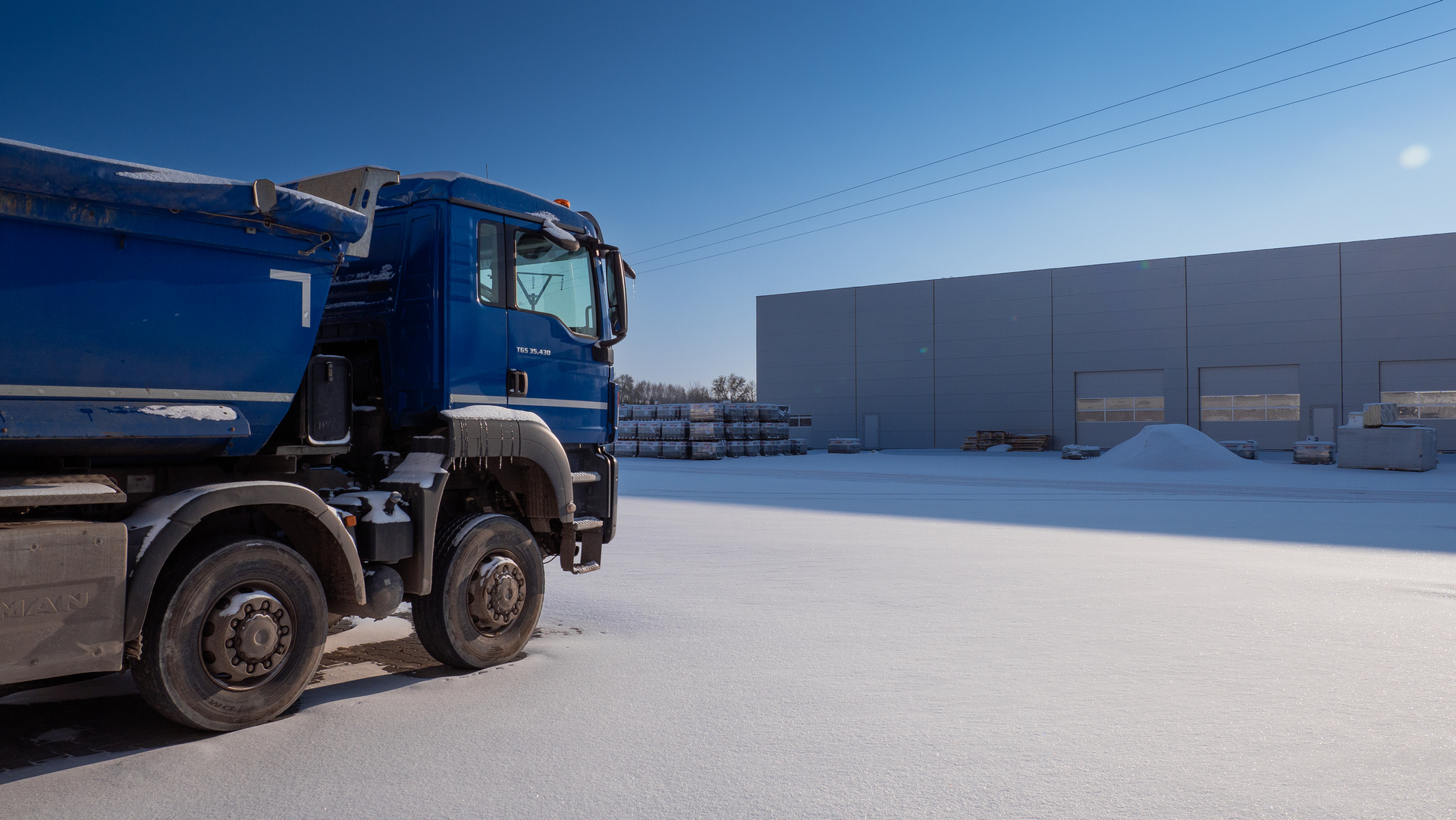 Budowa serwisu Mercedes-Benz Trucks w Ujrzanowie – zimowy raport