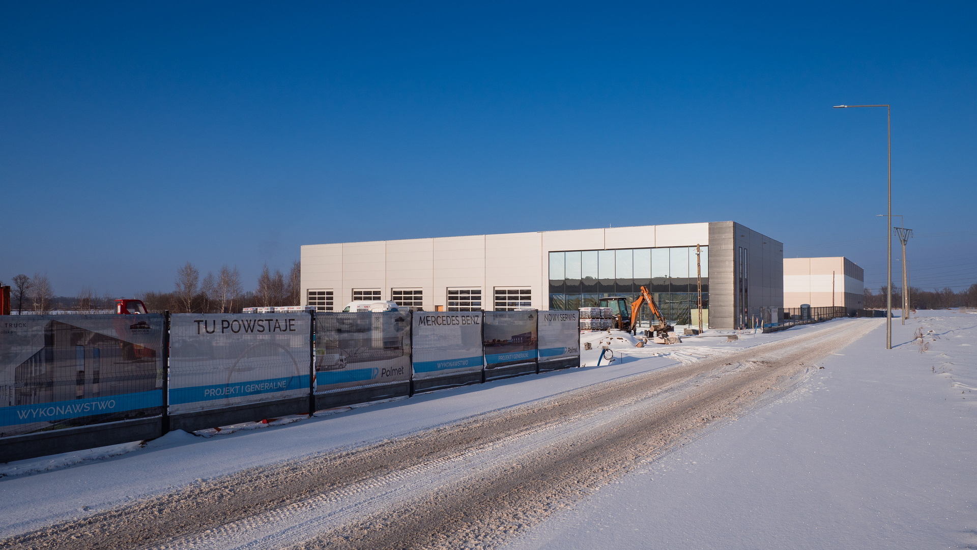 Budowa serwisu Mercedes-Benz Trucks w Ujrzanowie – zimowy raport
