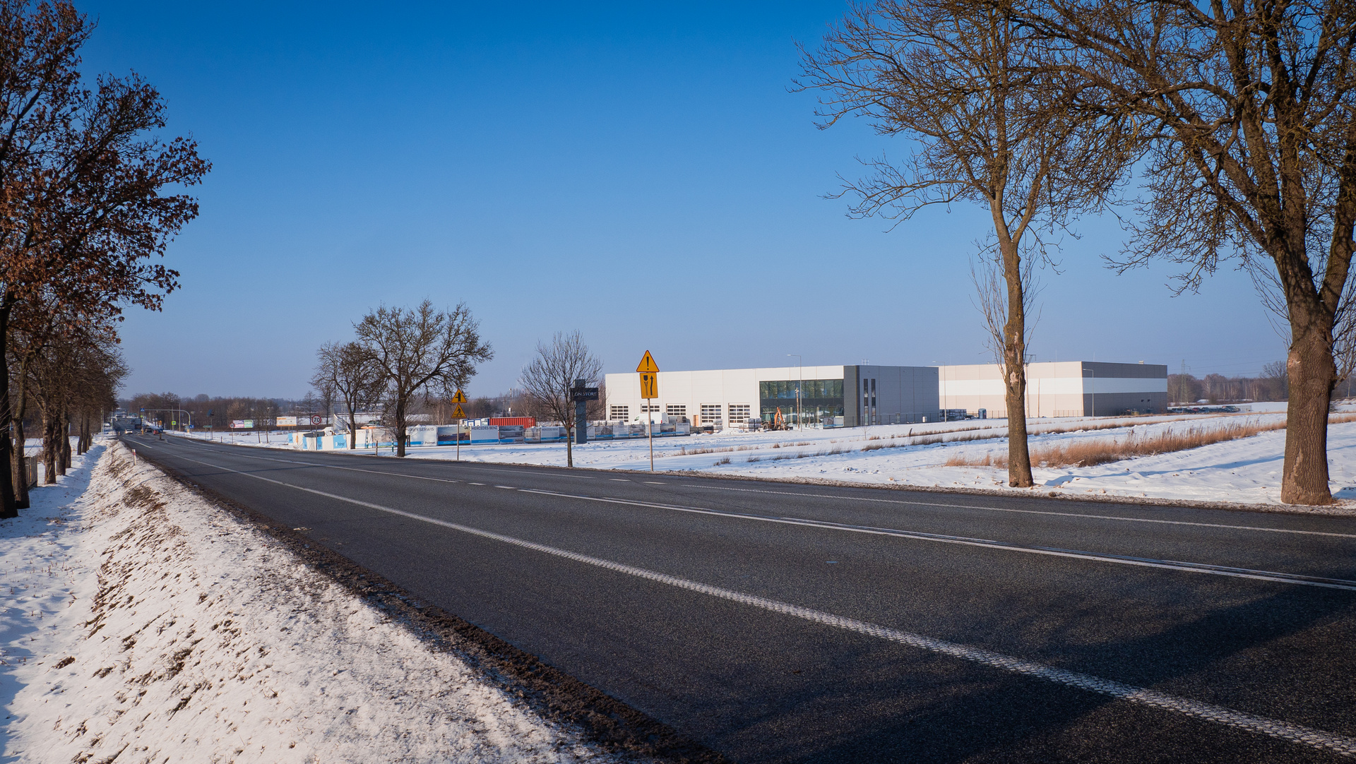 Budowa serwisu Mercedes-Benz Trucks w Ujrzanowie – zimowy raport