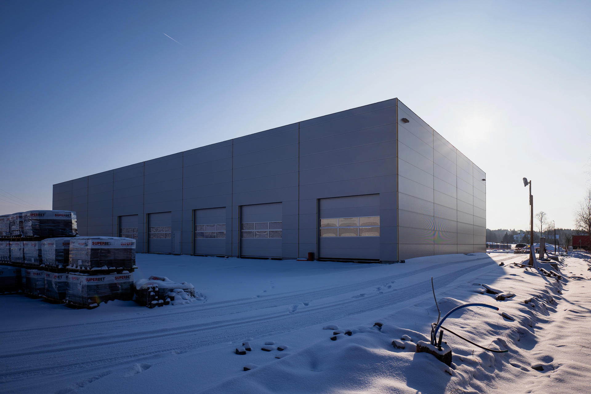 Budowa serwisu Mercedes-Benz Trucks w Ujrzanowie – zimowy raport