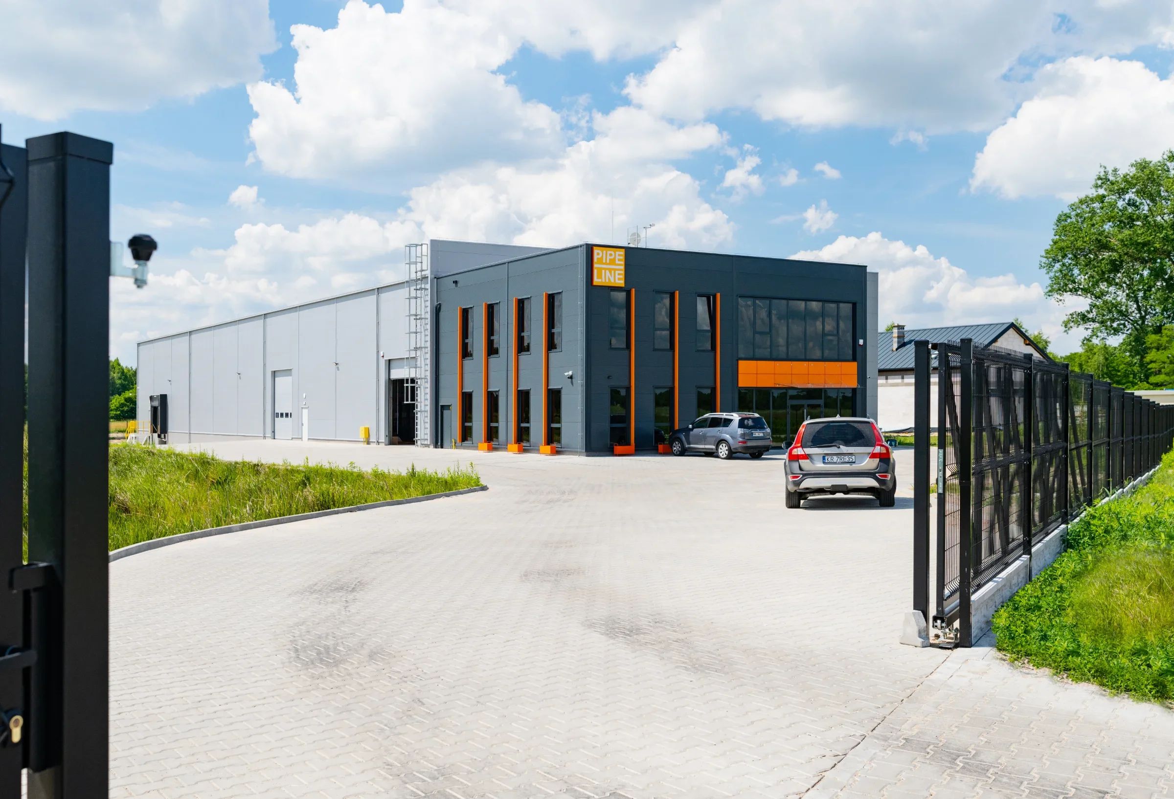 Hala logistyczna z częścią biurową w Lipce k. Wołomina