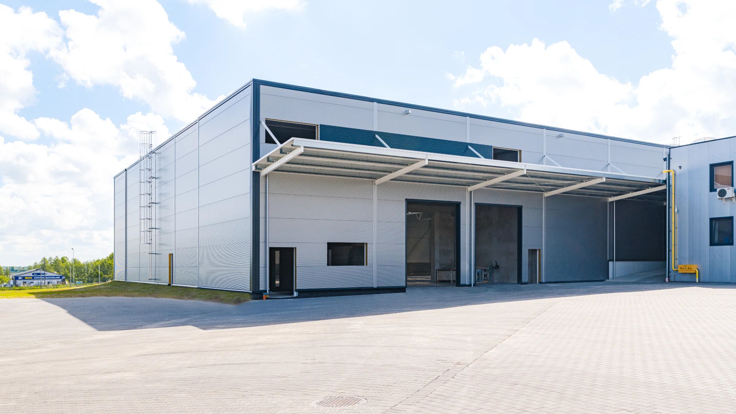 Hala produkcyjno-magazynowa dla zakładu produkcyjnego w Wąbrzeźnie