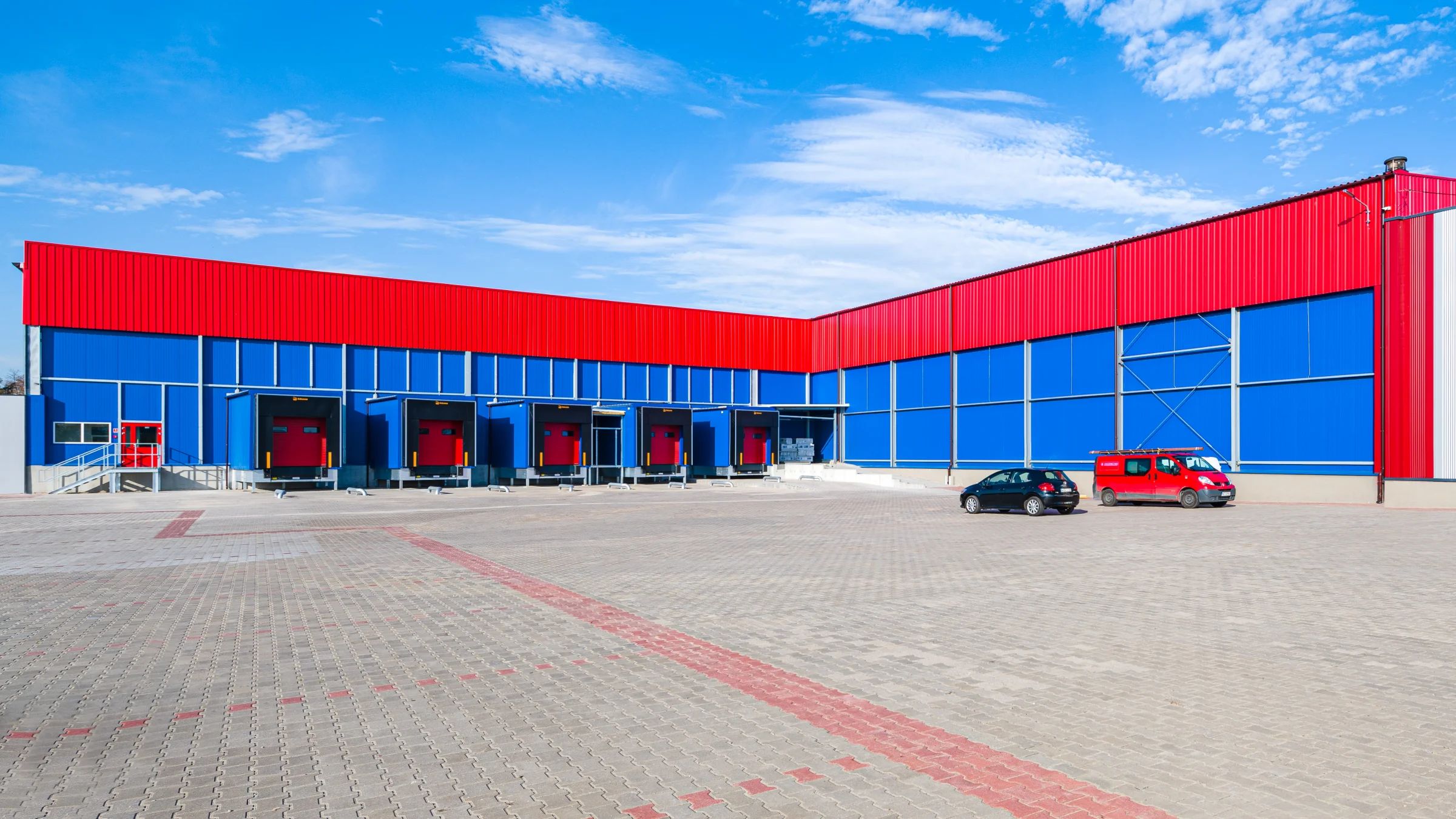 Hala magazynowa stalowa chłodnia dla sektora logistycznego w Grójcu