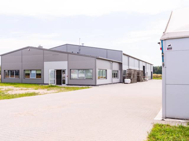 Hala produkcyjna w Lubicach k. Kołbieli