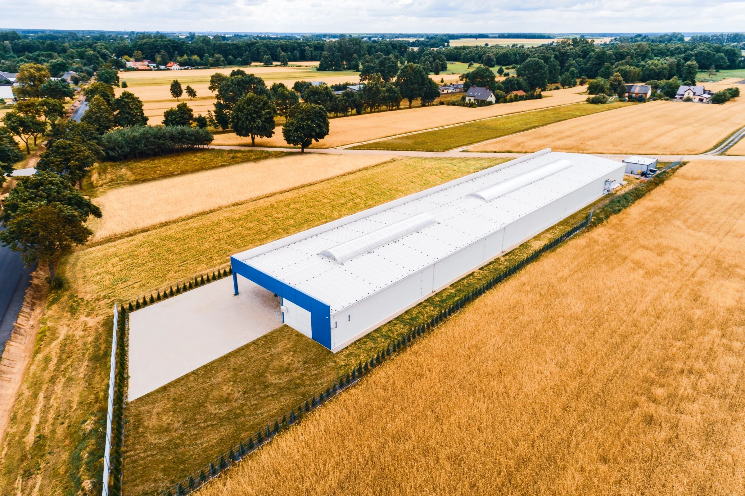 Hala magazynowo-usługowa stalowa 810 m² dla branży odzieżowej w Kucinach