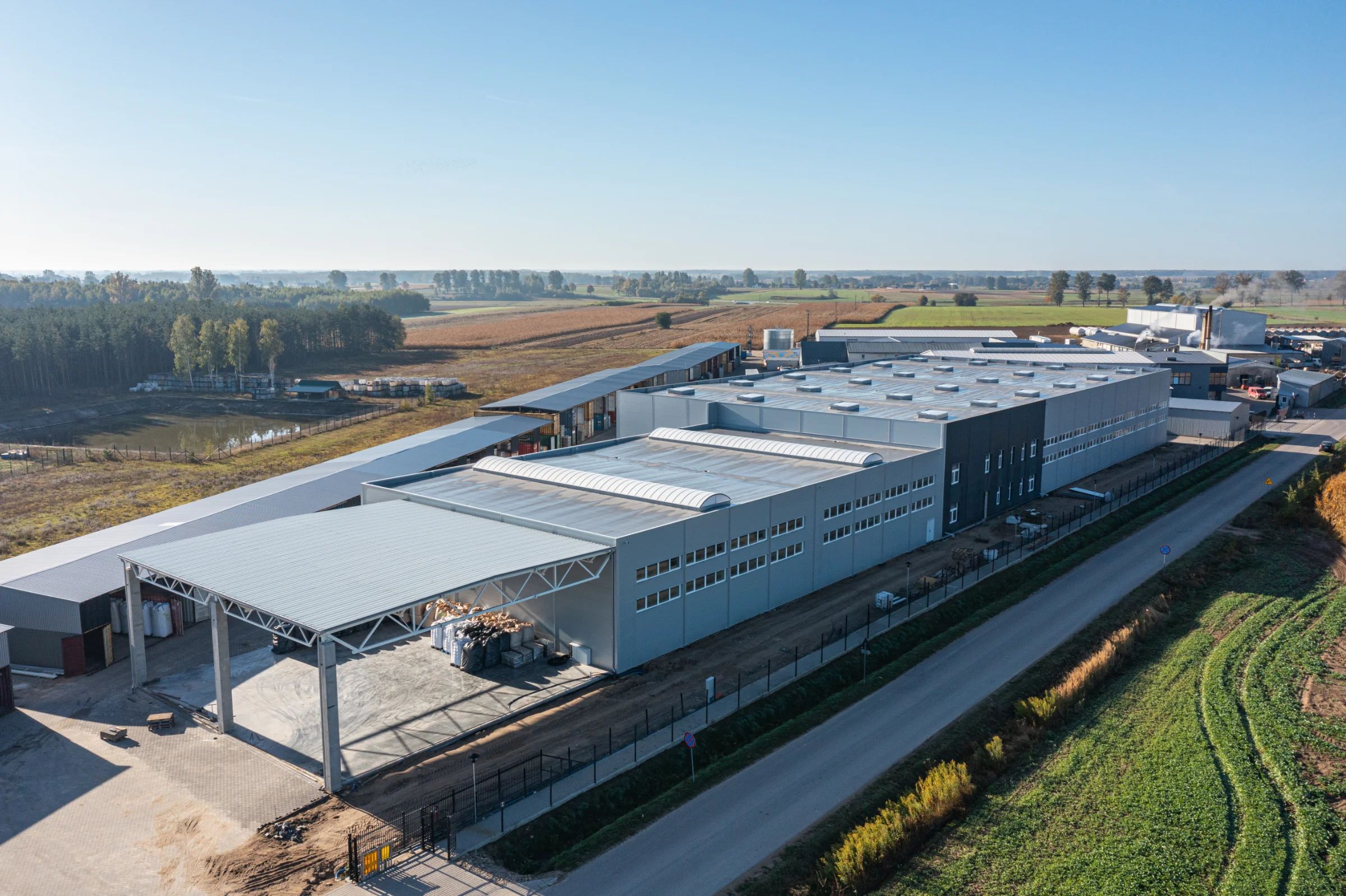 Hala produkcyjno-magazynowa dla huty szkła w Brańsku