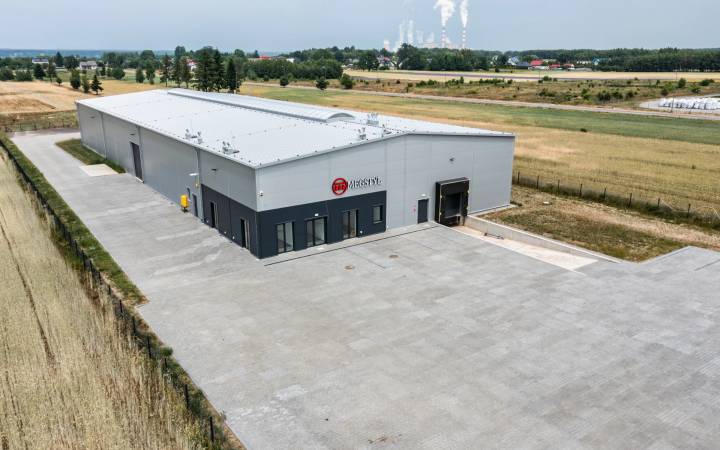 Hala produkcyjna z konstrukcją stalową dla przemysłu w Kleszczowie